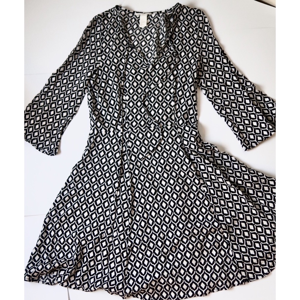 H&M size 4 flounce sleeve dress (used)